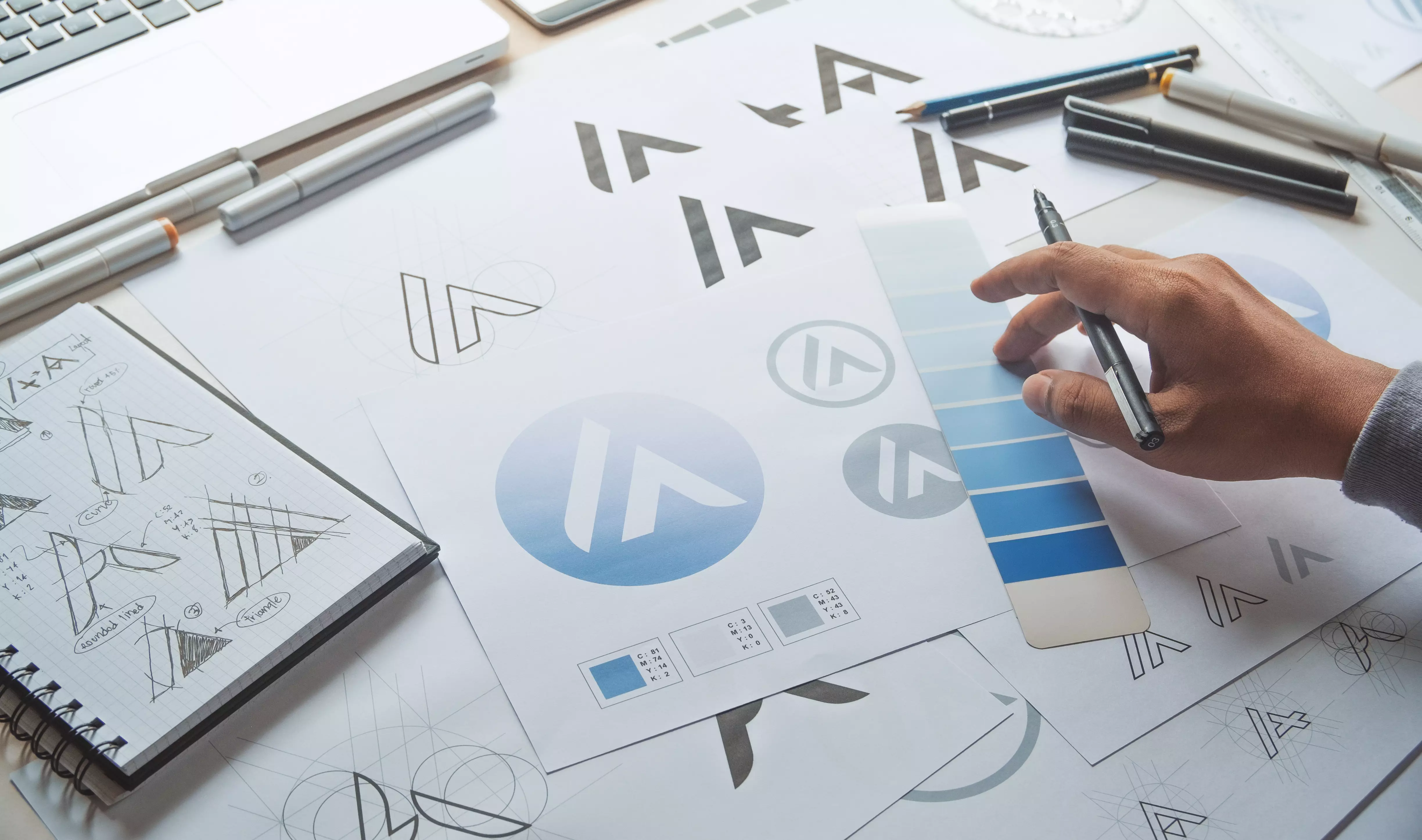 Branding Design / Design de marque : Identité et image de marque